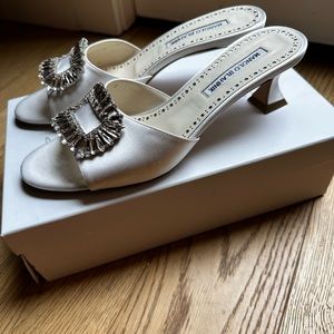 Manolo Blahnik Laalita 50 Embellished Buckle Satin Mule Sandals White 39